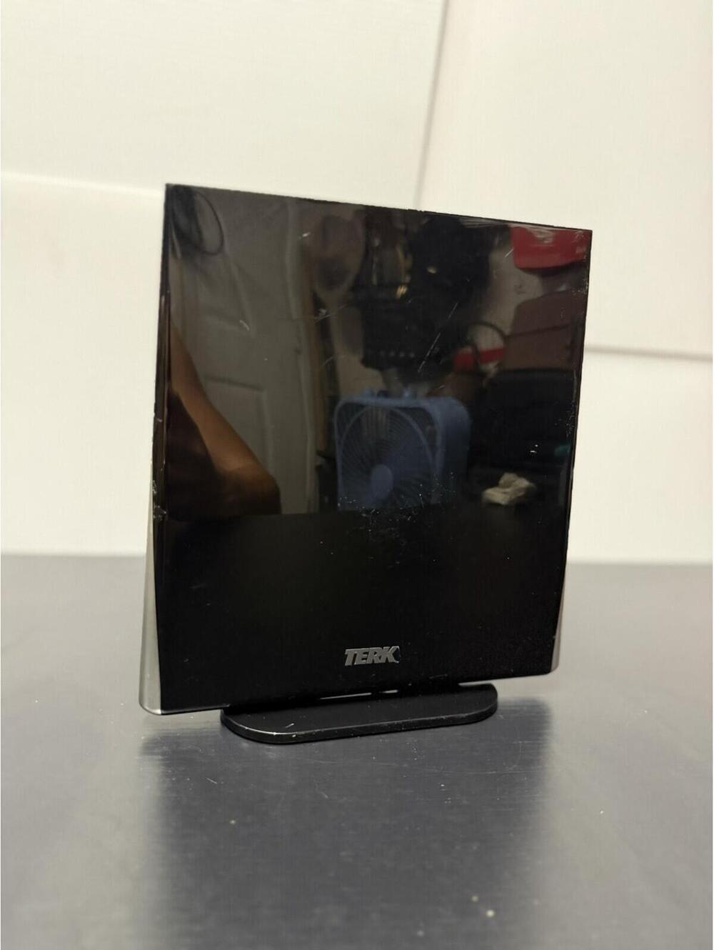 TERK Omni Directional  Flat Digital Antenna FDTV2A Pro TV TESTED Scratched  #39L